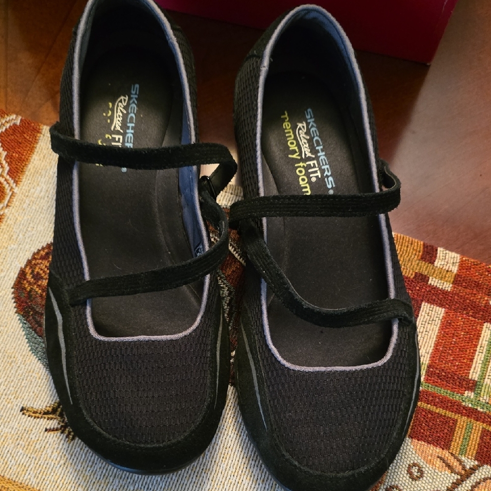 Skechers Women's Black and Gray Mary Jane Flats